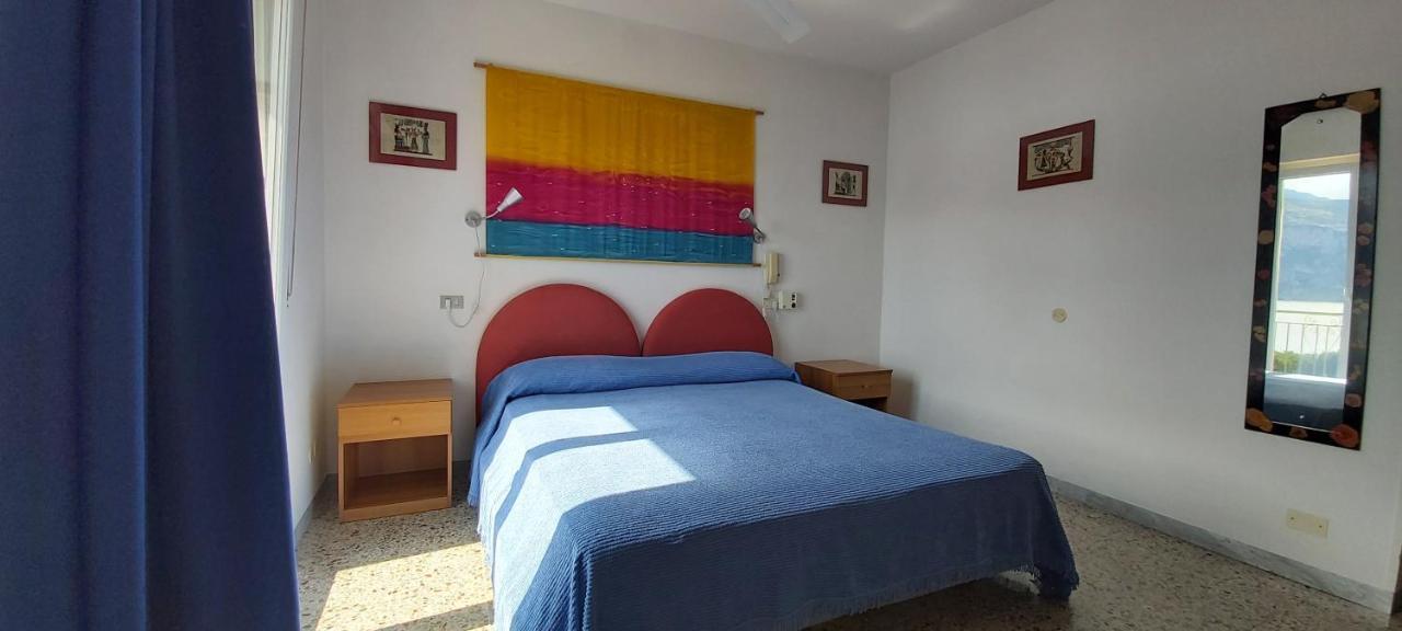 Hotel Casa Popi Малчезине Екстериор снимка