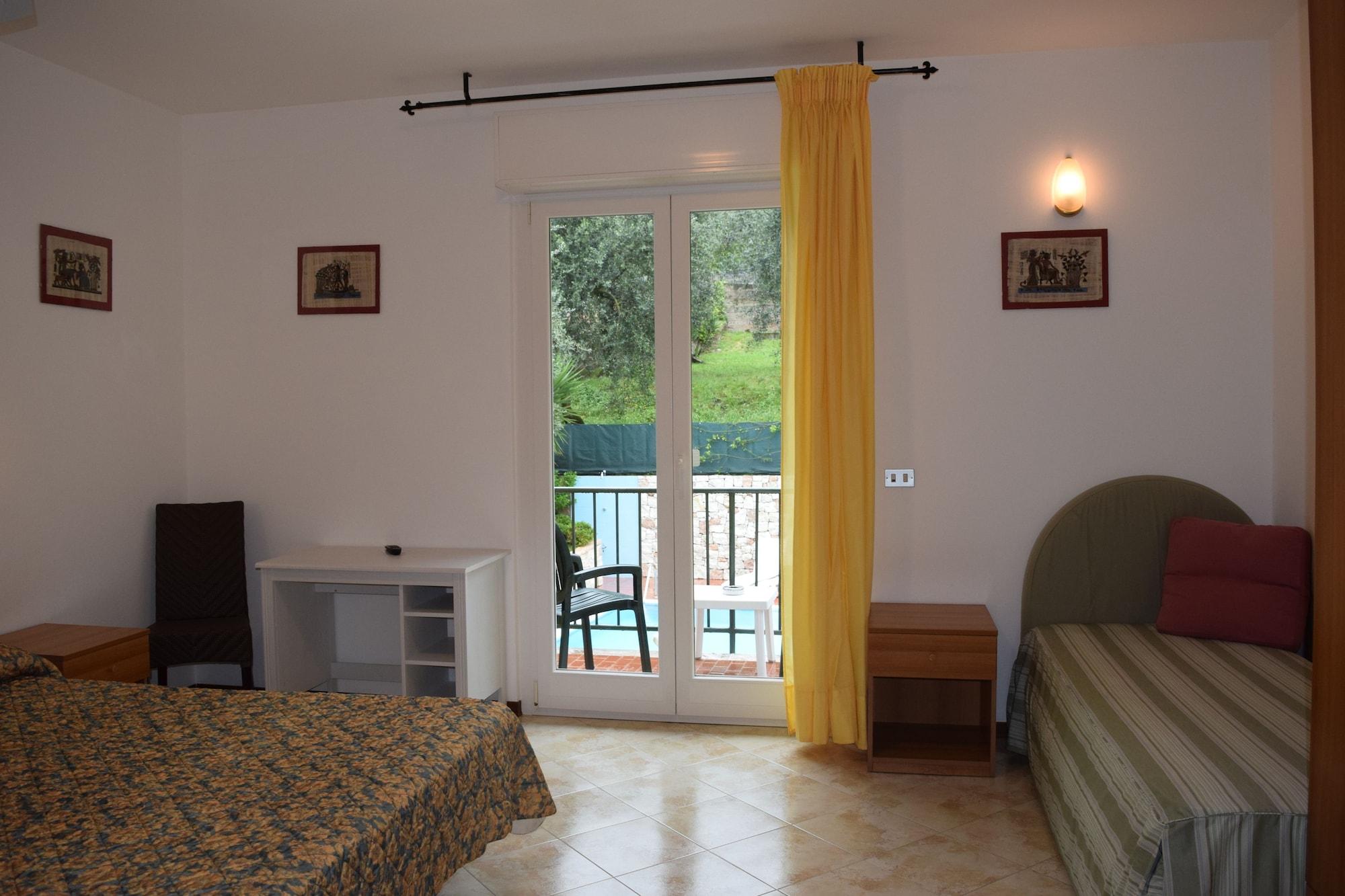 Hotel Casa Popi Малчезине Екстериор снимка
