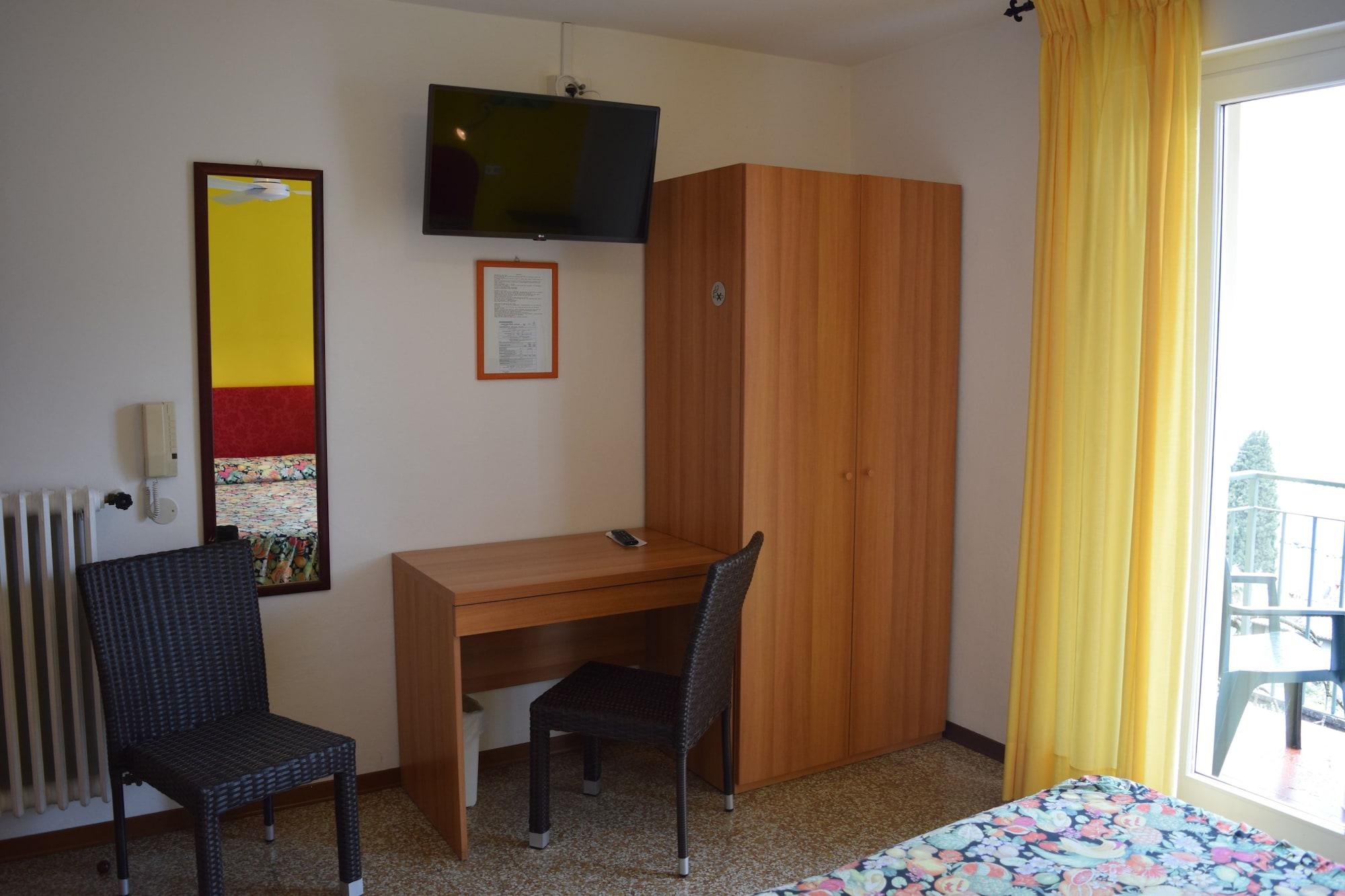 Hotel Casa Popi Малчезине Екстериор снимка