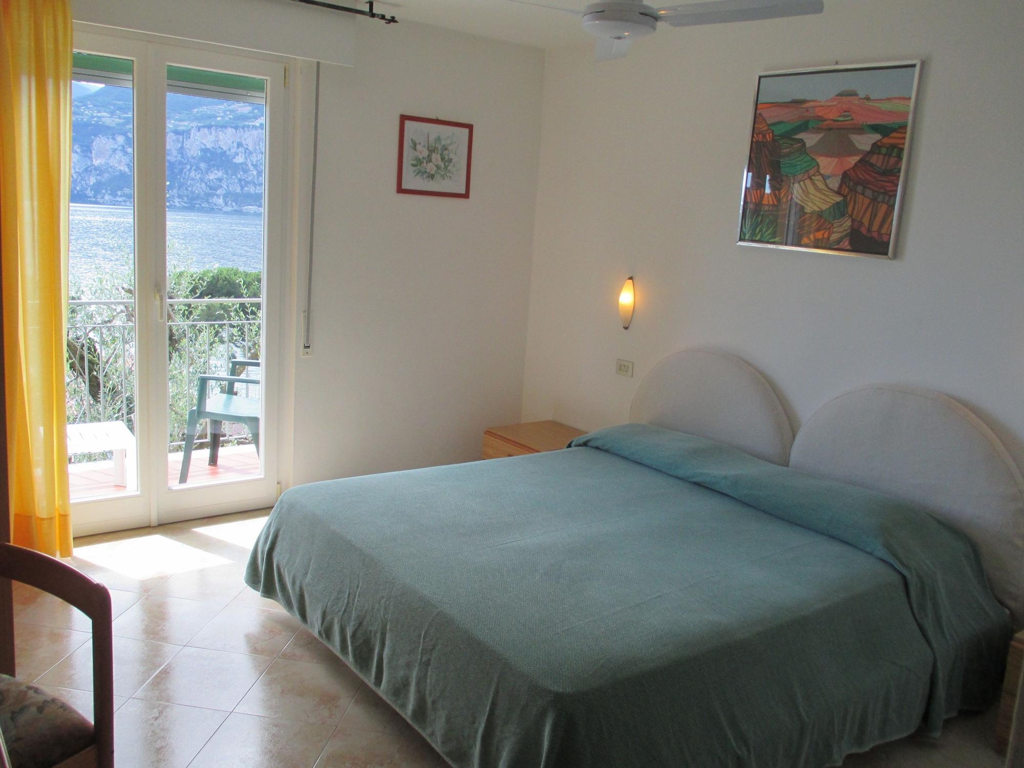 Hotel Casa Popi Малчезине Екстериор снимка