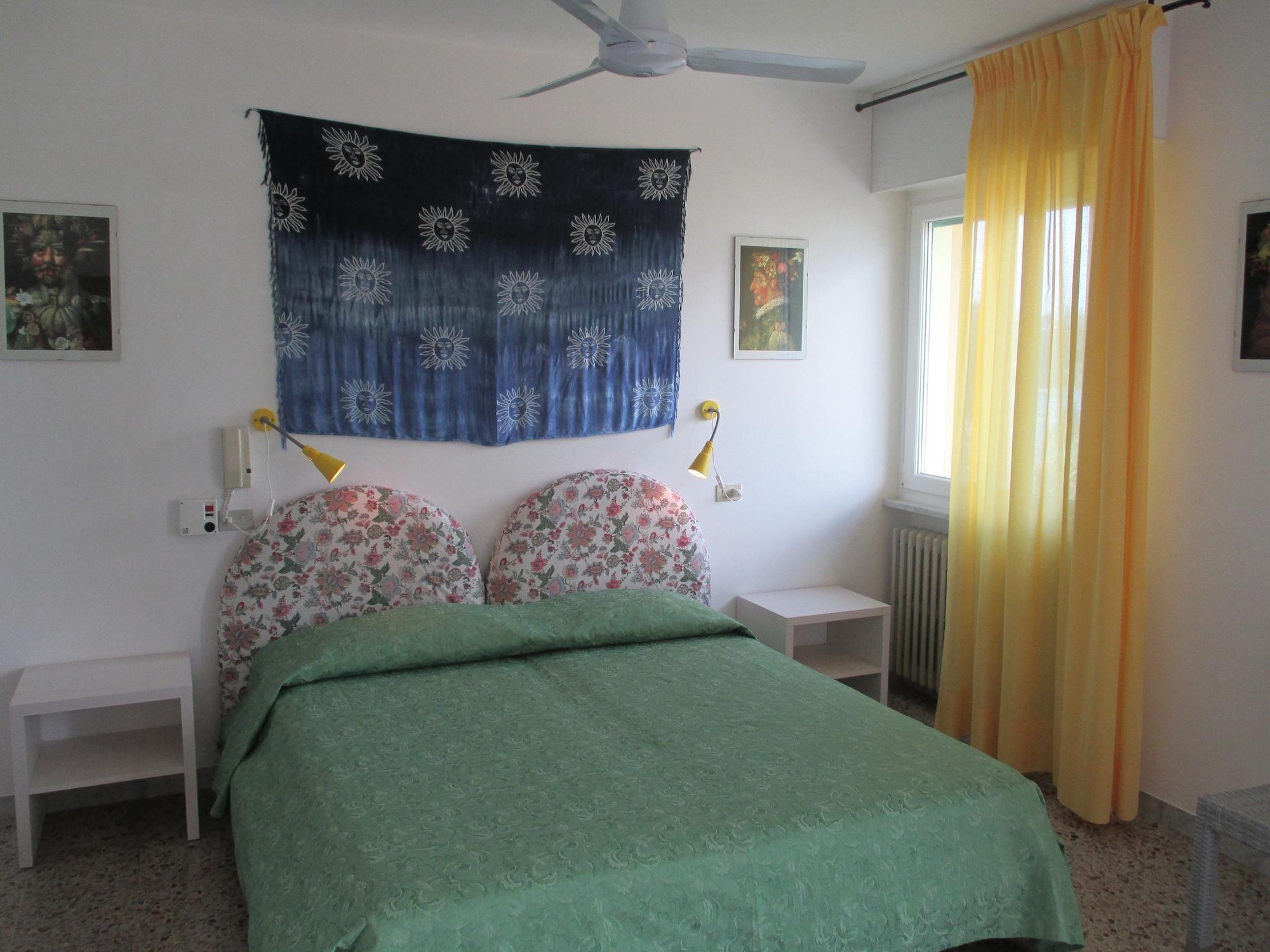 Hotel Casa Popi Малчезине Екстериор снимка