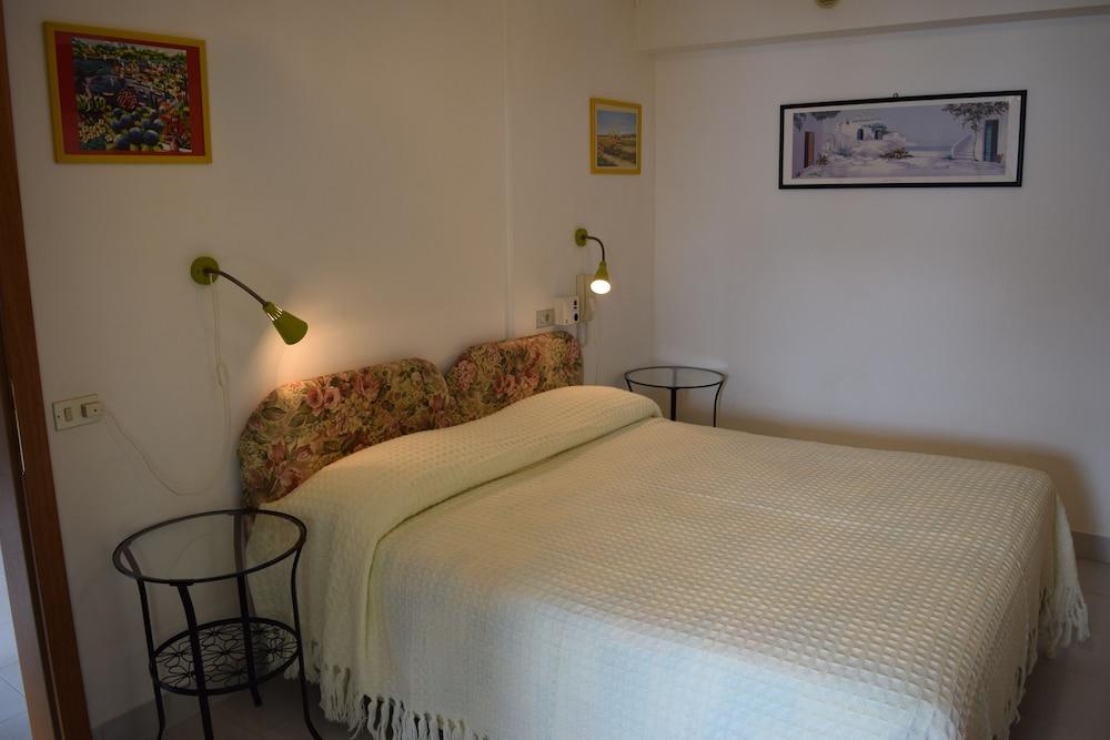 Hotel Casa Popi Малчезине Екстериор снимка