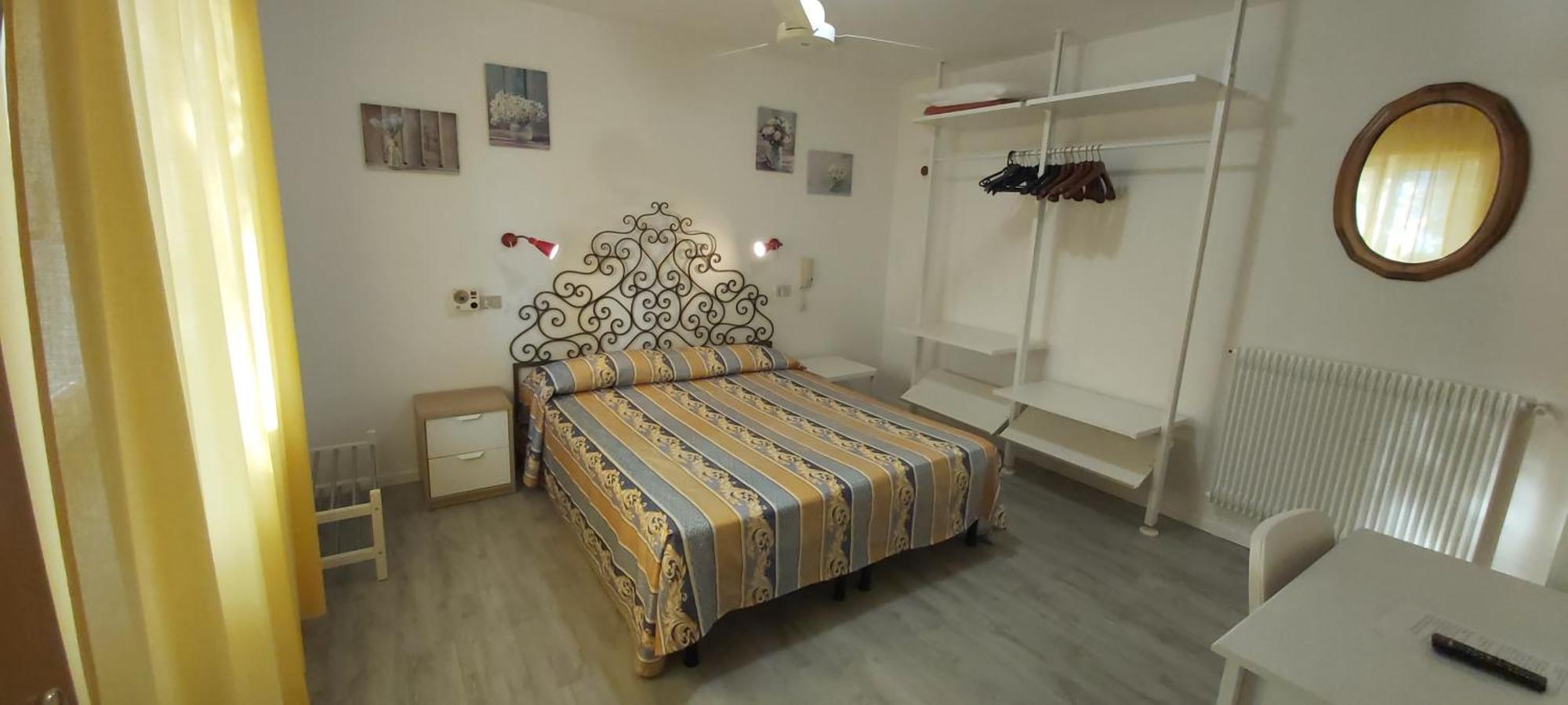 Hotel Casa Popi Малчезине Стая снимка