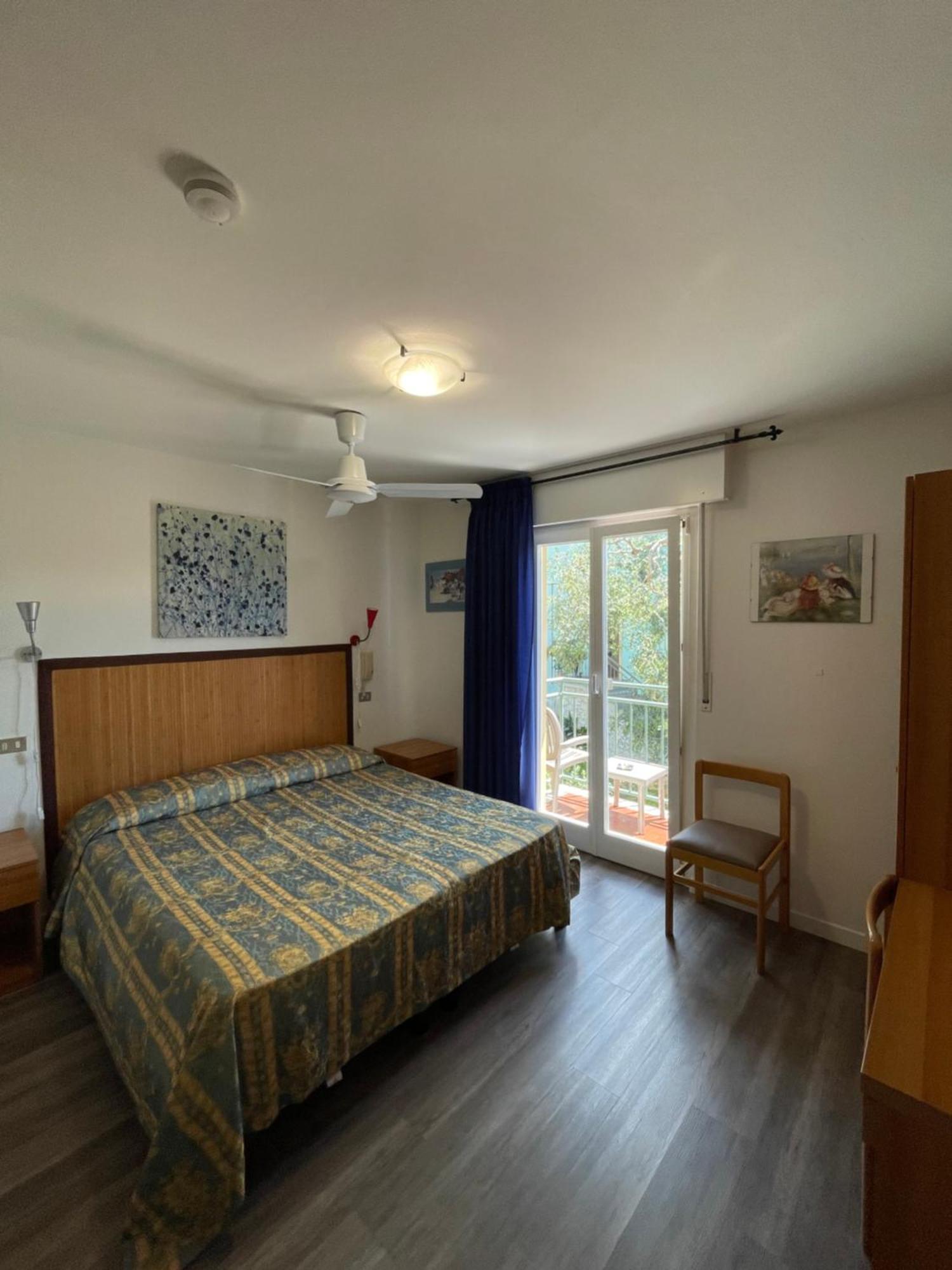 Hotel Casa Popi Малчезине Екстериор снимка
