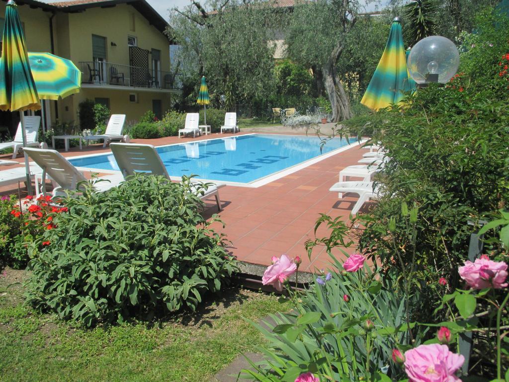 Hotel Casa Popi Малчезине Екстериор снимка