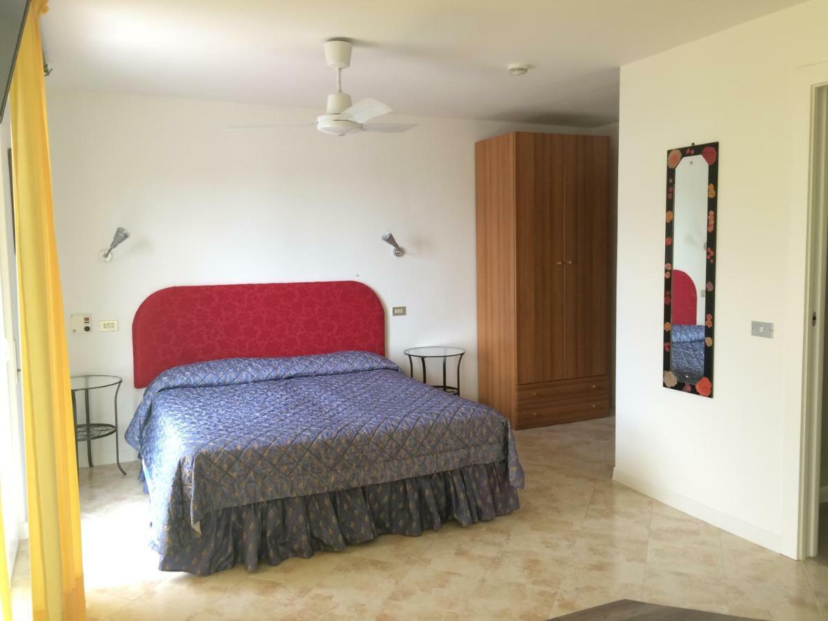Hotel Casa Popi Малчезине Екстериор снимка